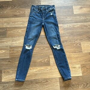 American Eagle NE(X)T LEVEL STRETCH size 0 Ripped skinny jeans